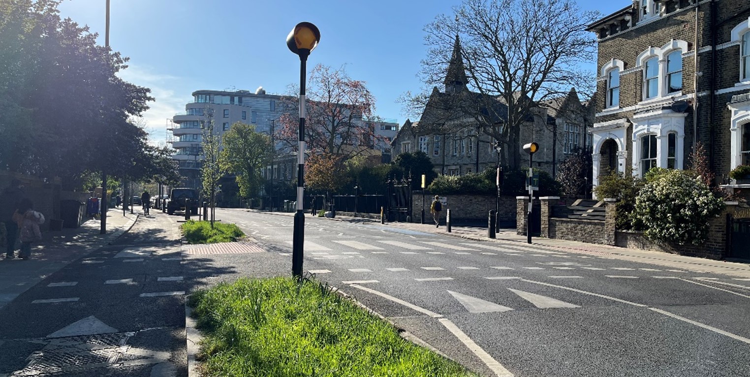 Image of parallel zebra crossing where both pedestrians and cyclists can cross